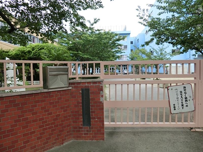 Junior high school. Kurishima 570m until junior high school