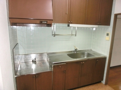 Kitchen. Gas stove is can be installed kitchen! 