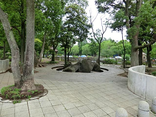 park. 250m until Motofuchi Jiang park
