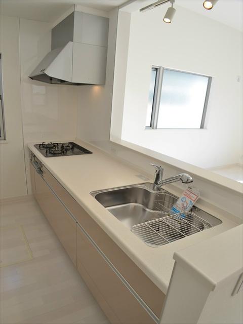 Kitchen. Cooking fun with face-to-face kitchen