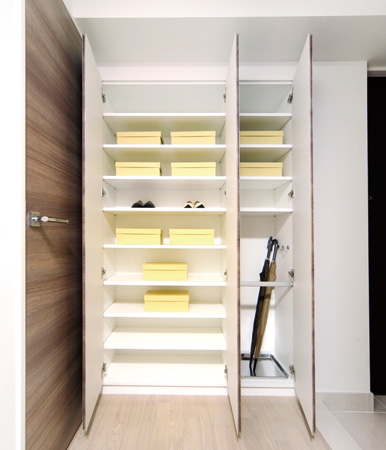 Receipt.  [Thor type footwear input] The entrance, Thor type footwear adopt the input that was taking advantage of the height. Since the partition of the height is adjustable, You can also happy to housing, such as boots and boots. Also, It was also provided a convenient space to umbrella yard.