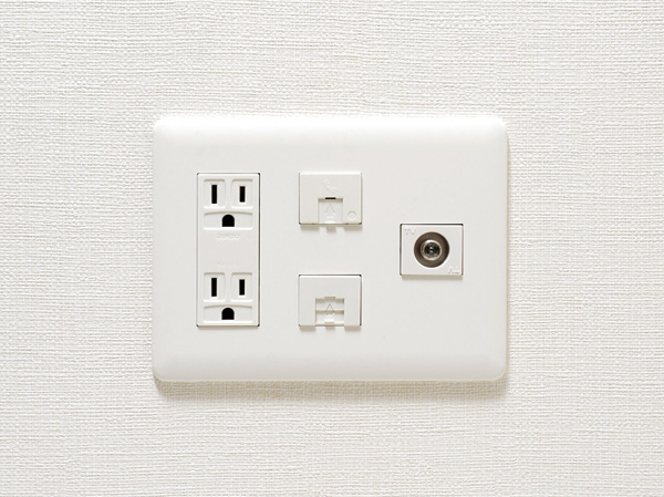 Other.  [Multi-media outlet] Power supply, tv set, phone, It has adopted a convenient outlet summarized in one such as the Internet LAN.