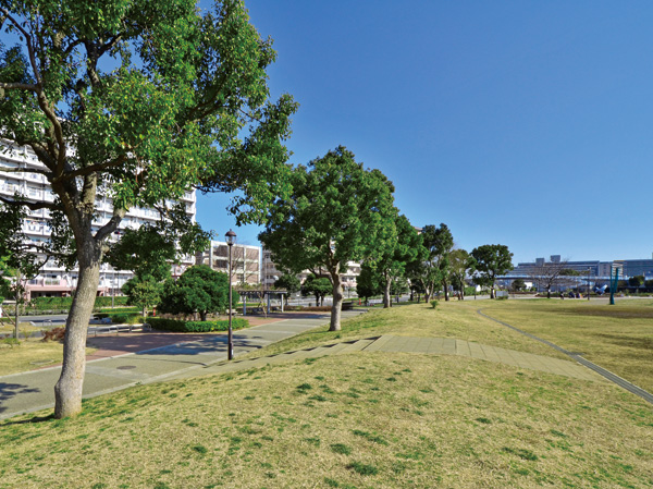 Surrounding environment. Shioiri park (about 500m / 7-minute walk)