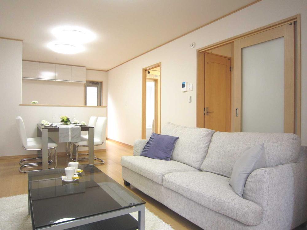 Living. E Building room (May 2013) Shooting