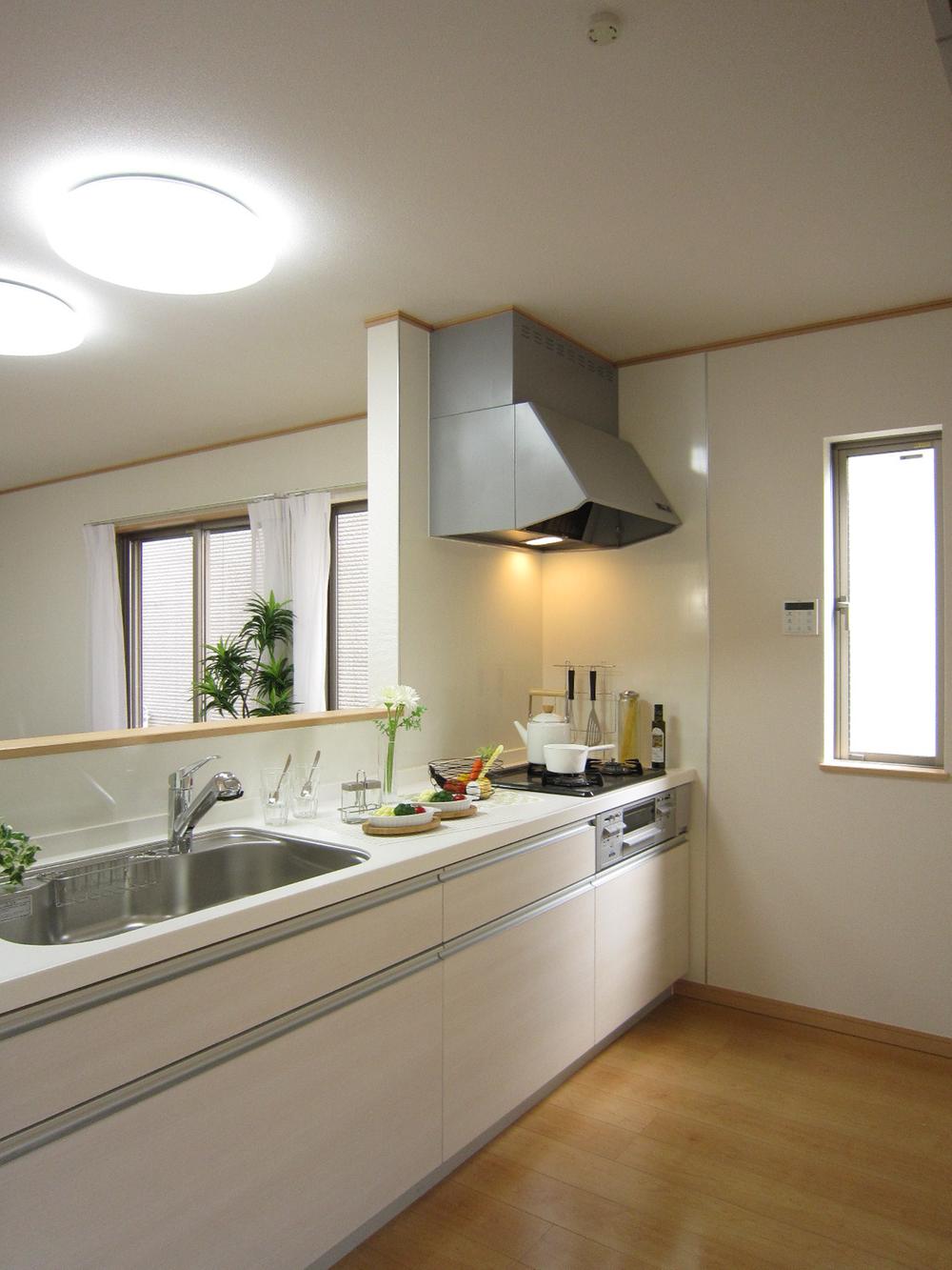 Kitchen. E Building room (May 2013) Shooting