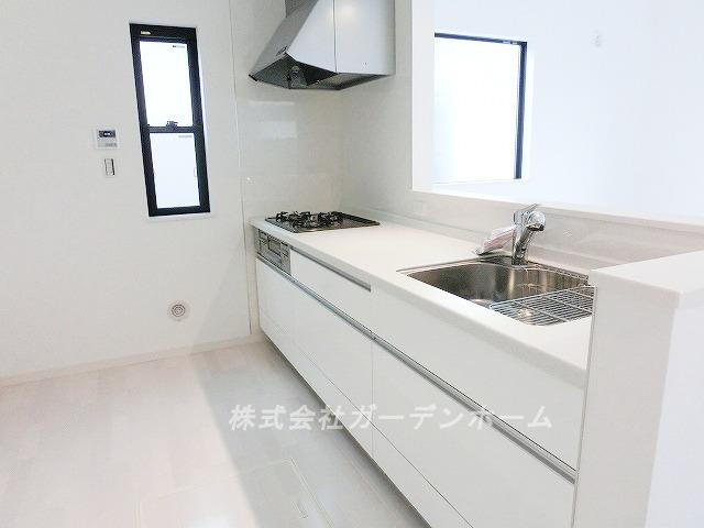 Kitchen.  ■ Popular face-to-face system kitchen to wife ■