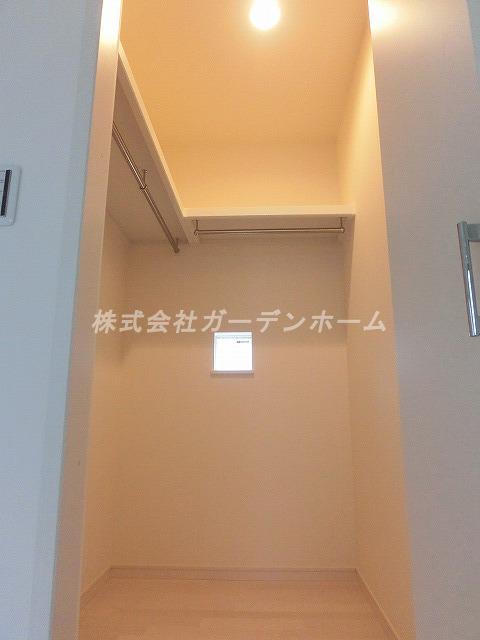 Receipt.  ■ Walk-in closet, etc., Glad equipment is enhanced ■