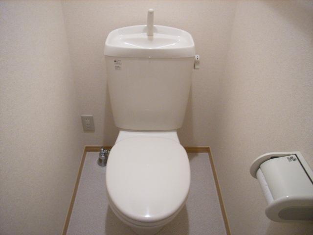 Toilet. Room 101 toilet