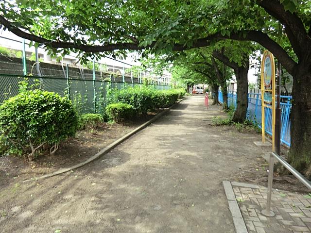 park. Senjuazuma 500m to chome children amusement