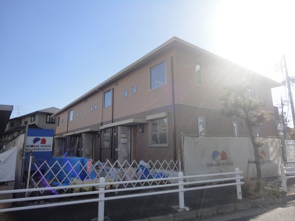 Building appearance. It is the entrance side