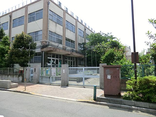 Primary school. 300m until Kameda elementary school