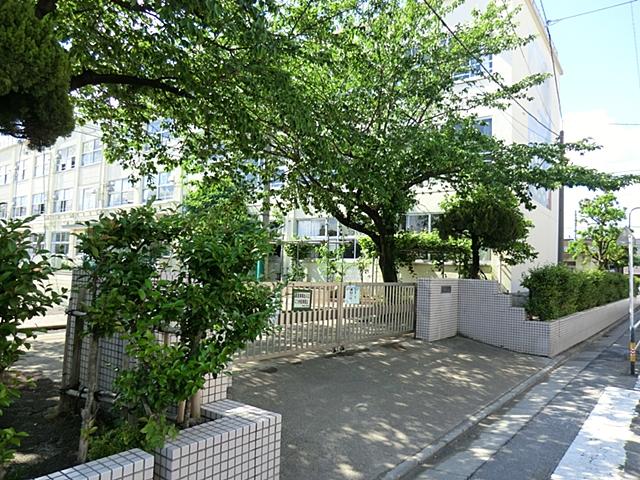 Primary school. 250m to the east, Kurihara elementary school