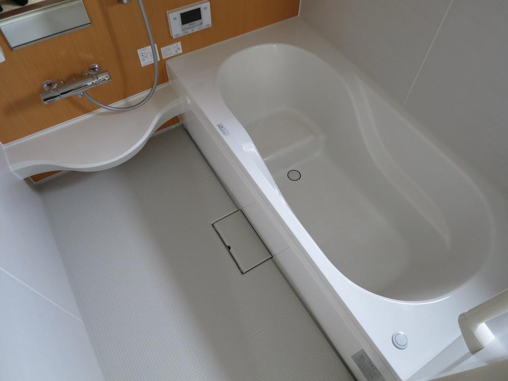 Bathroom. It is spacious unit bus of 1 pyeong type. 