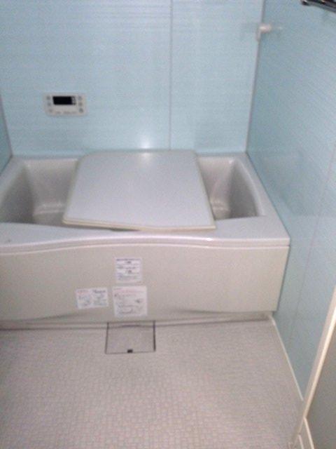 Bathroom. Indoor (11 May 2013) Shooting