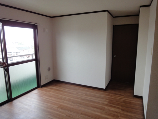 Living and room. 6 Pledge of dining