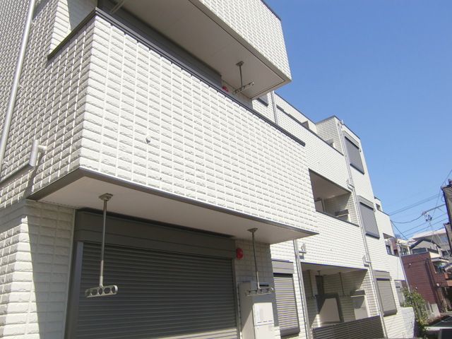 Building appearance. New pet symbiosis apartment local meeting of your visit is also possible