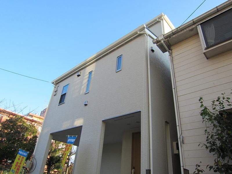 Local appearance photo. Local (12 May 2013) Shooting