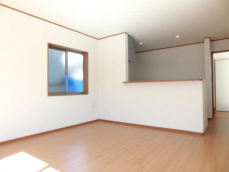 Living. Building 2 living