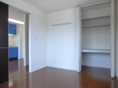 Other room space. All flooring two-sided lighting