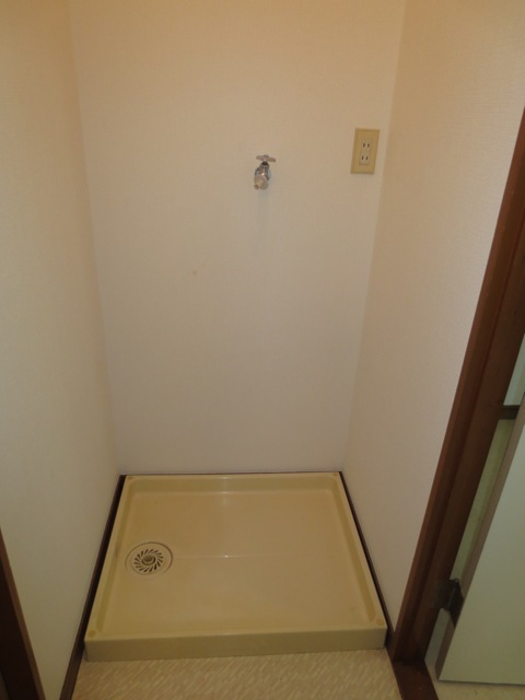 Other Equipment. Indoor Laundry Storage