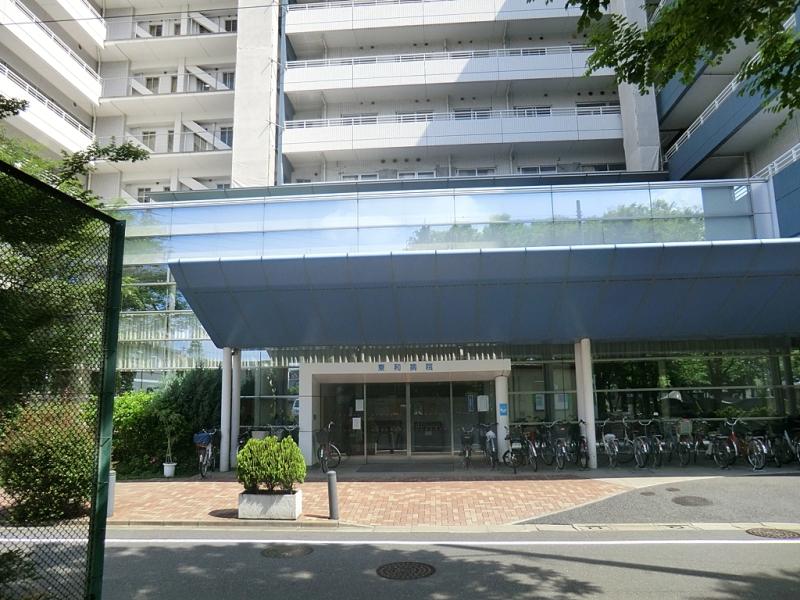 Hospital. Towa 200m to the hospital