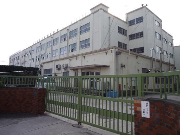 Junior high school. Hanahatakitachu 587m to school