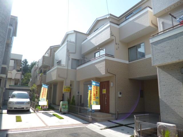 Rendering (appearance). It is the example of construction of another site of the same construction main. Per in the property construction, Construction cases in conjunction with the local guidance also will guide you!