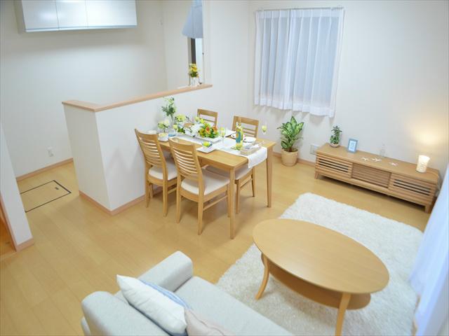 Living. Family reunion on the south-facing living room