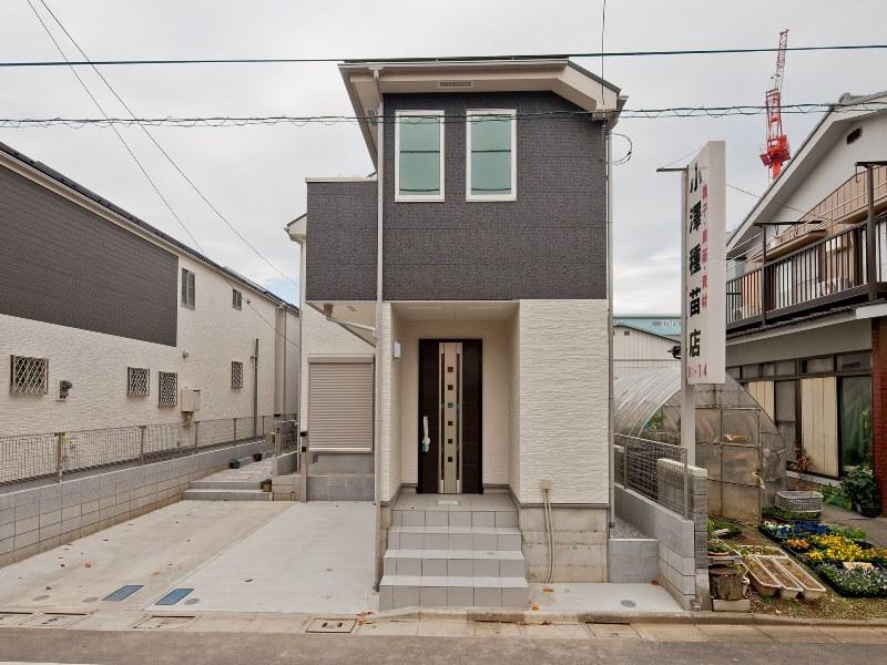 Local appearance photo. Local (11 May 2013) Shooting, 1 Building