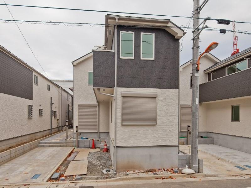 Local appearance photo. Local (11 May 2013) Shooting, 5 Building