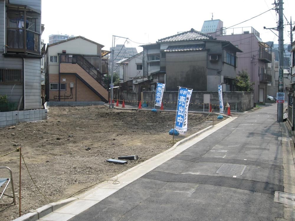 Local photos, including front road. Local (August 2013) Shooting