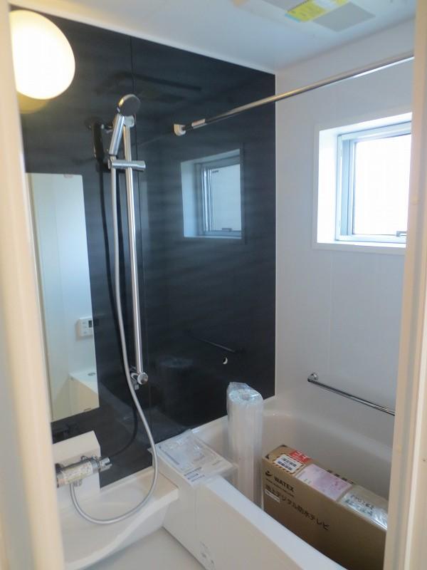 Bathroom. Local (12 May 2013) Shooting