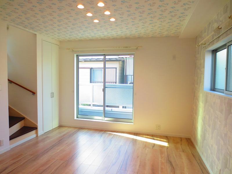 Living. Local (12 May 2013) Shooting