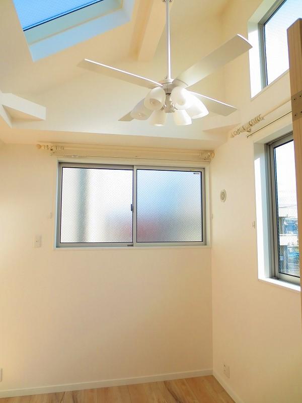 Non-living room. Local (12 May 2013) Shooting