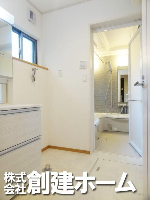 Wash basin, toilet. The washing machine storage, Shelves of just the right height