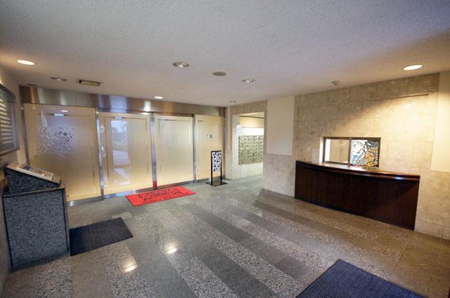 Entrance. Common areas