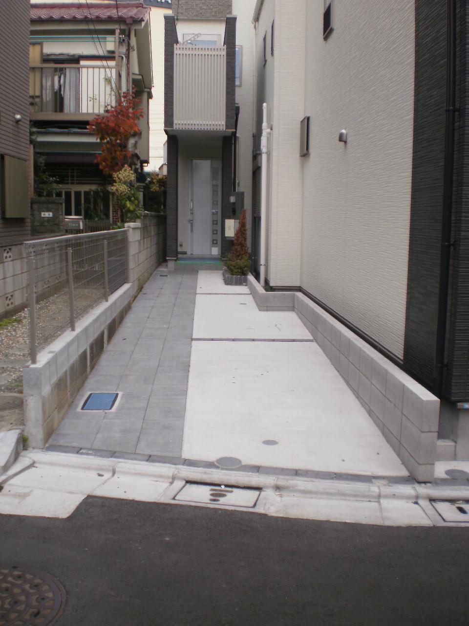 Parking lot. A Building