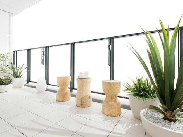 balcony ・ terrace ・ Private garden.  [BALCONY] Balcony with views of a certain sense of open view. Available at the time, such as cleaning, It was equipped with a waterproof outlet. It is convenient to the use of electrical appliances on the balcony.