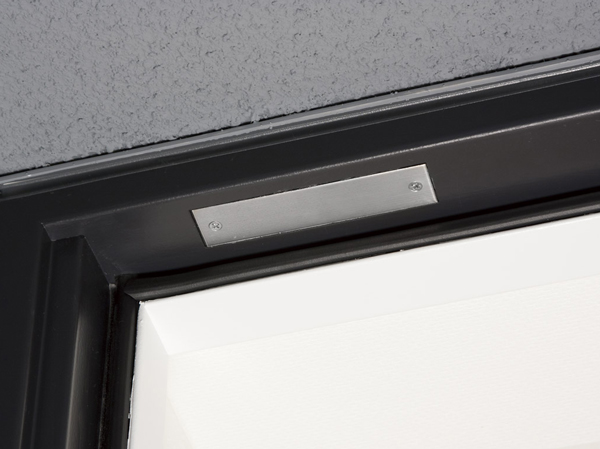 Security.  [Security sensors in alarm inform the intrusion] Entrance door, Of ground floor dwelling unit window and the second floor A ・ D-type set up a crime prevention sensor (the part of the window only) ( ※ Windows and FIX window stick of surface lattice, Except for the glass block window). When the opening crime prevention sensor is installed is opened while security set, Sensor reacts, It will sound the alarm in the dwelling units within the intercom master unit and the Genkanshi machine. (model room ・ B type)