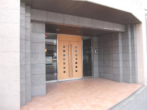 Entrance. Auto-lock system adopted!