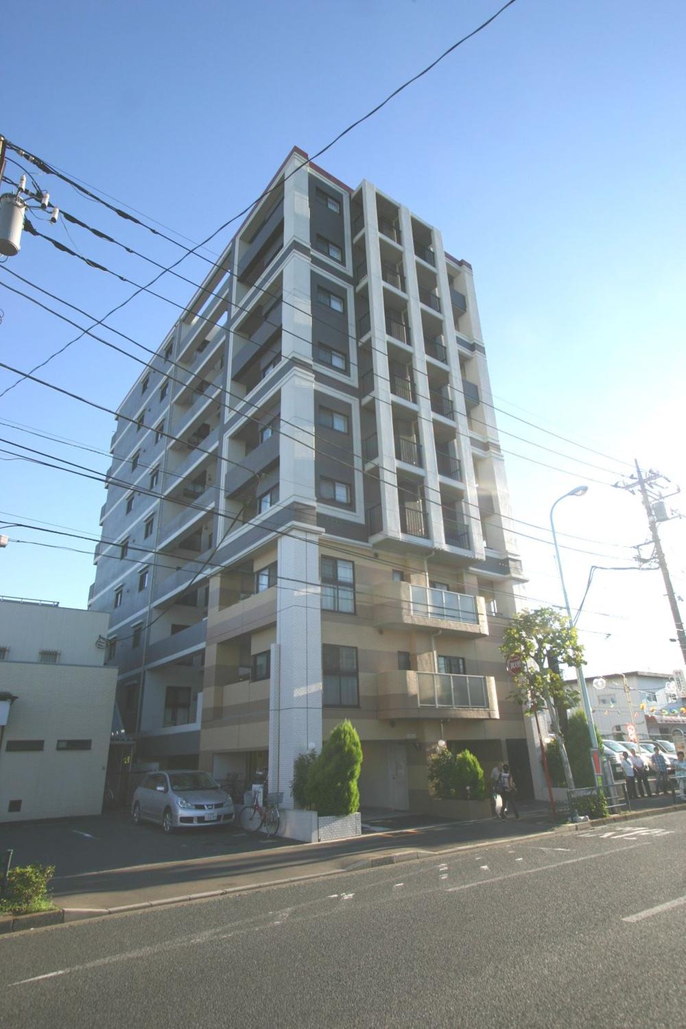 Local appearance photo. 4 floor ・ Good views per three-sided lighting. Local (11 May 2013) Shooting