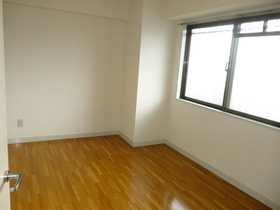 Living and room. Reference photograph All room is there quires 6, It has become an easy-to-use floor plan