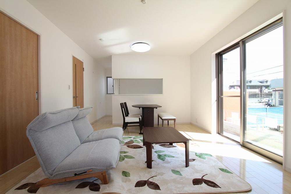 Living. Facilities Engineering example  [ The main direct sales sales ]   Brokerage fees is whether Ri or to do