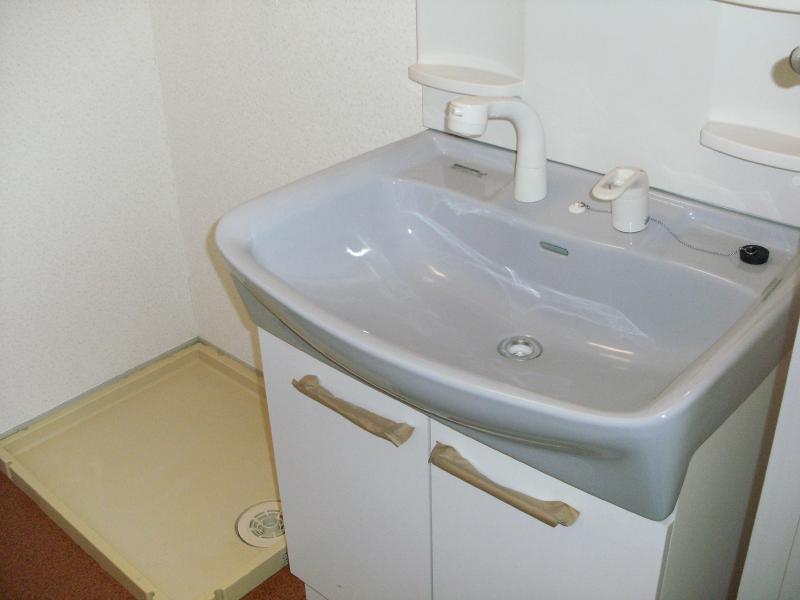 Washroom. Wash dressing room