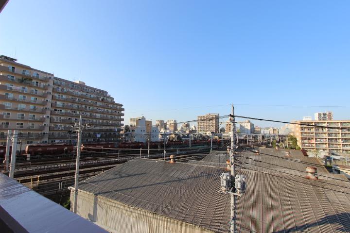 View photos from the dwelling unit. Good views per 4 floor! (2013 October shooting)