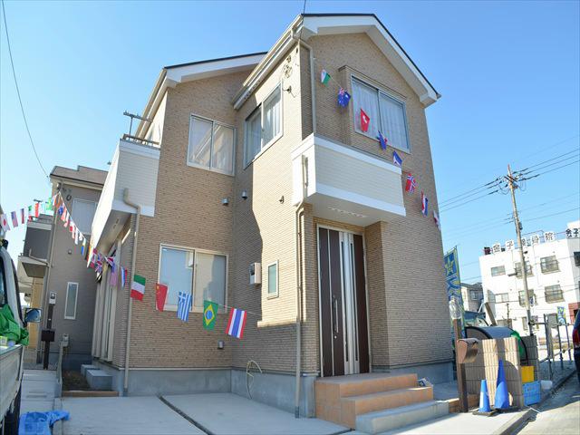 Local appearance photo. Facing the 6m road