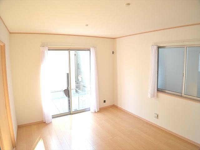 Living. Bright living room of the two-sided lighting