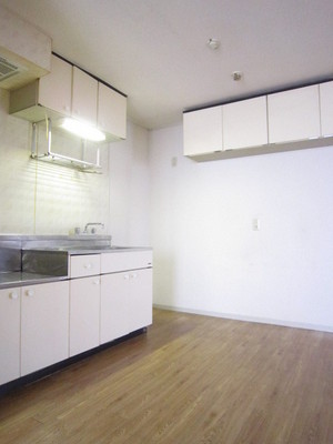 Kitchen. Gas stove Please prepare