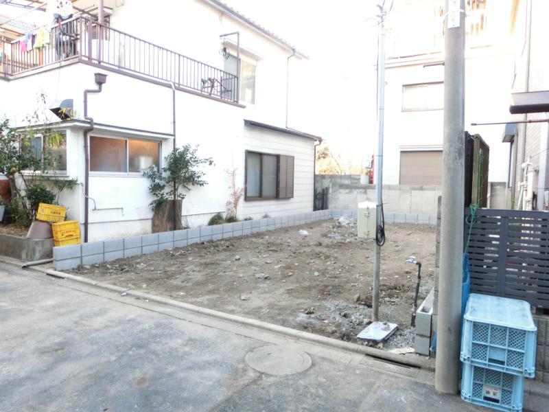 Local appearance photo. Local (12 May 2013) Shooting