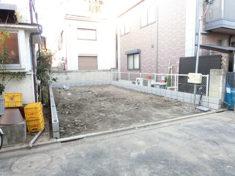 Local appearance photo. Local (12 May 2013) Shooting